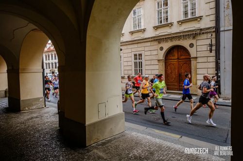 Foto offerta MARATONA DI PRAGA | 42K, immagini dell'offerta MARATONA DI PRAGA | 42K di Ovunque viaggi.